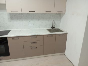 Кухонный гарнитур высокий Латте 3000 мм, Стол. 38 мм в Североуральске - severouralsk.mebel-e96.ru